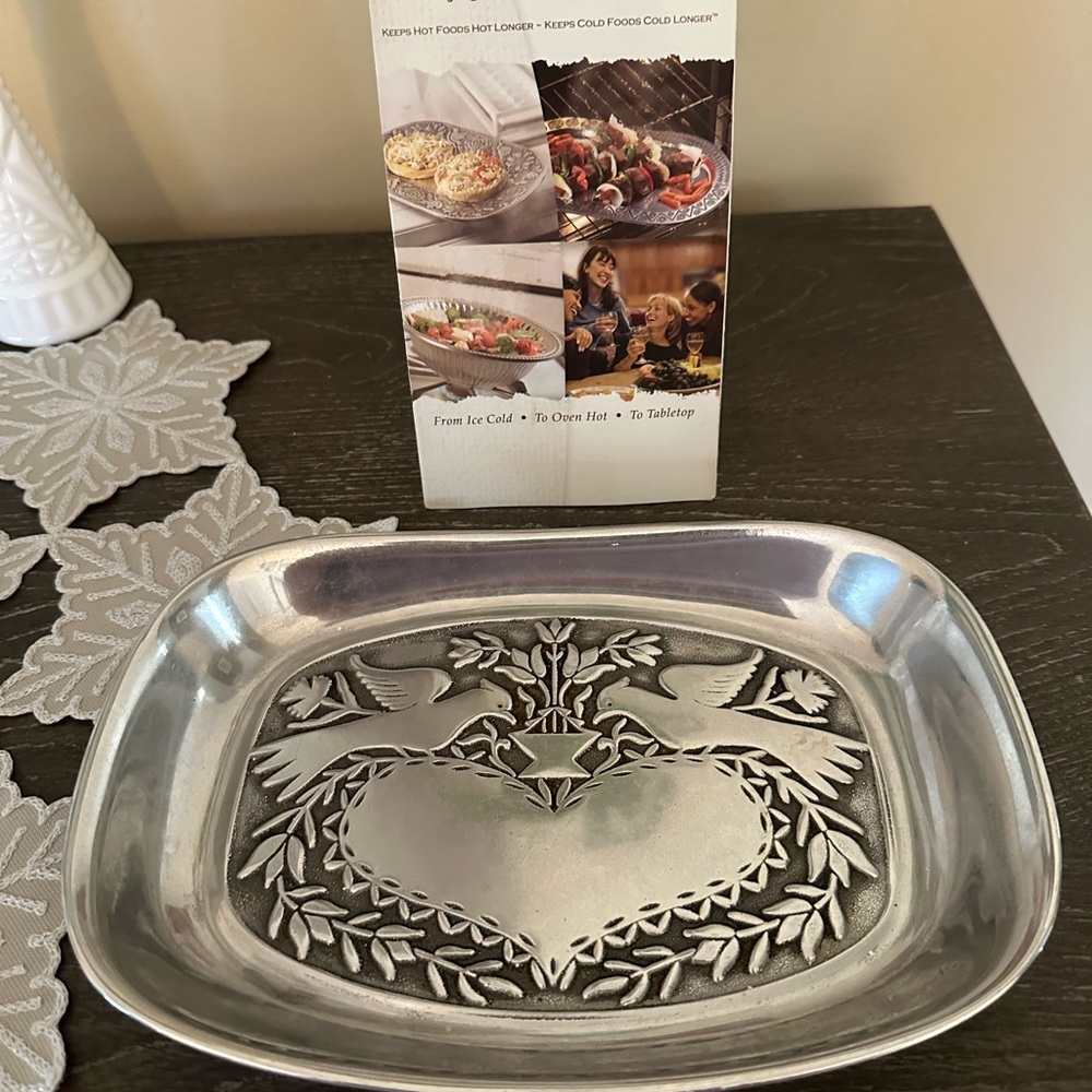 Wilton Armetale Heart & Doves Serveware Tray – Ice to Oven – Like New